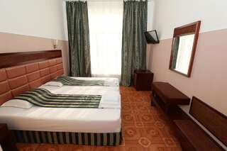 Отель Светлый путь Апсны Гудаута Двухместный номер с 1 кроватью или 2 отдельными кроватями-1