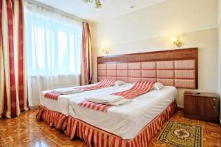Отель Светлый путь Апсны Гудаута Двухместный номер с 1 кроватью или 2 отдельными кроватями и балконом-2